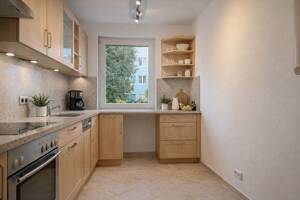 Bezugsfreie Wohnung mit großem Potenzial - ideal für Familien oder Kapitalanleger – 81369 München – Vorschaubild 4