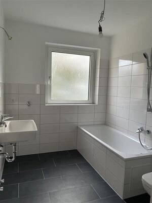 Kernsanierte 3-Zimmer-Wohnung mit Balkon und Einbauküche – 81241 München – Vorschaubild 3
