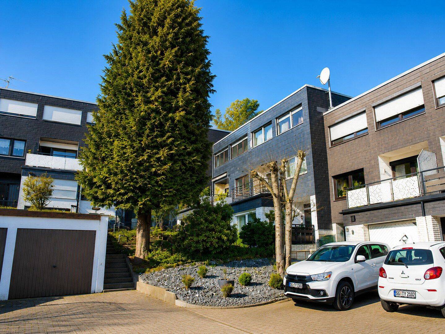 Hausgefühl statt Wohnung 108,5 m² Wohnkomfort mit Kamin 2 Balkonen & moderner Küche in Solingen-Wald – Solingen – Vorschaubild 3