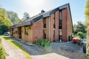 Stilvolles Architektenhaus mit Gartenidylle und moderner Ausstattung