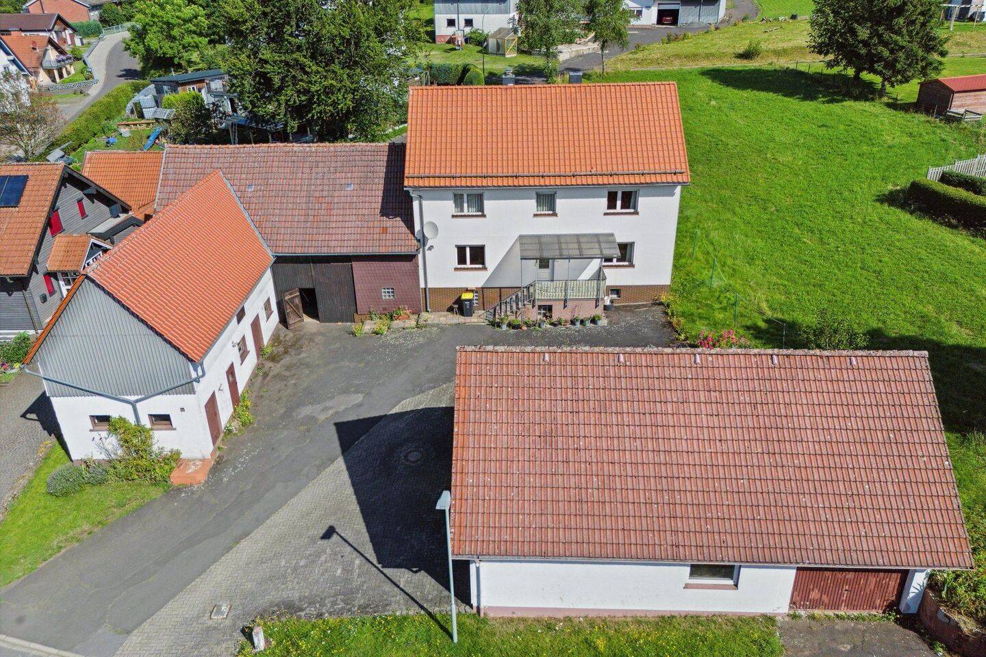 Charmante Hofreite in Herchenhain: viel Platz, große Nebengebäude & teilbares Grundstück! – Grebenhain – Vorschaubild 3
