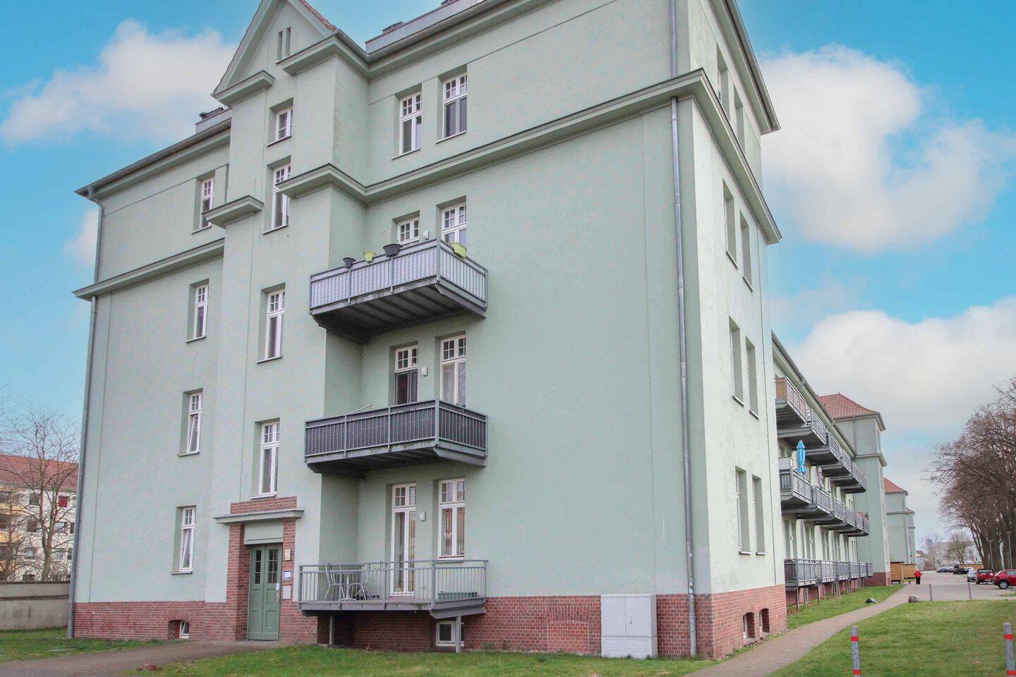 Denkmalgeschützte Kapitalanlage: 1-Zimmer-Wohnung mit Balkon & Stellplatz – Magdeburg – Bild 1 von 7