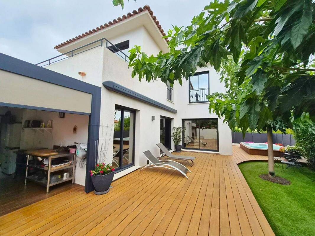 Maison 4 pièces 129 m² · à Sanary-sur-Mer · 129 m² · 1 199 000 €