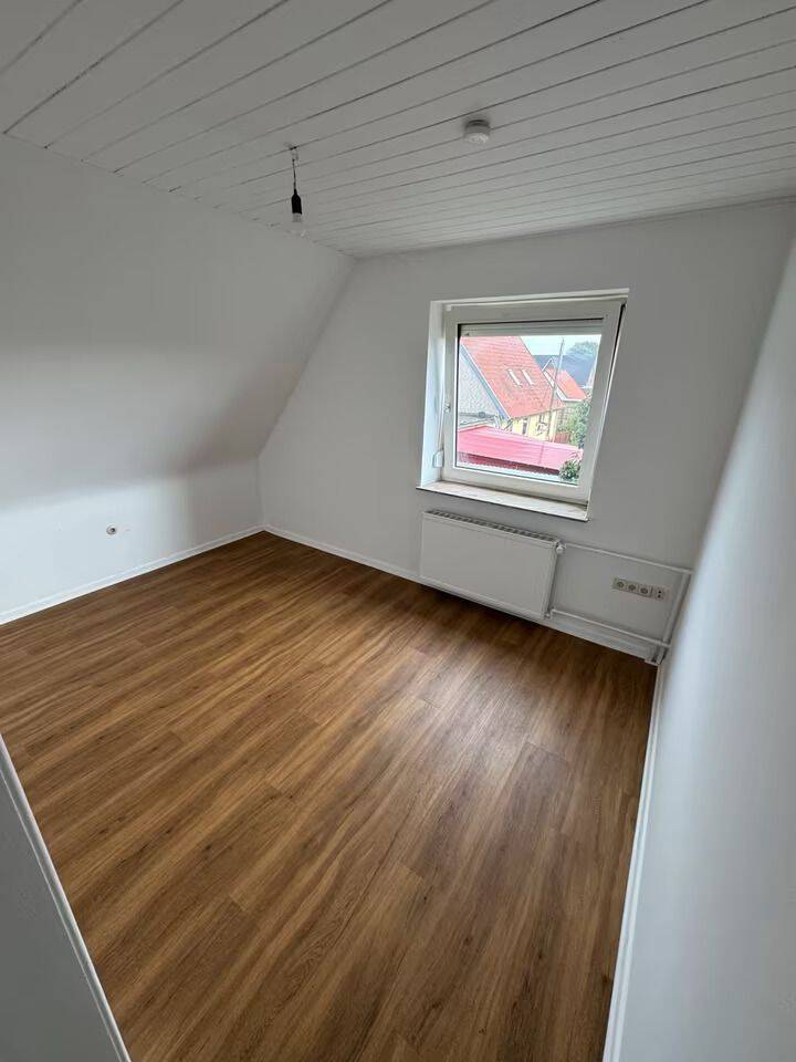 Geräumiges Einfamilienhaus in ländlicher Lage mit Garten – Wetschen – Vorschaubild 4