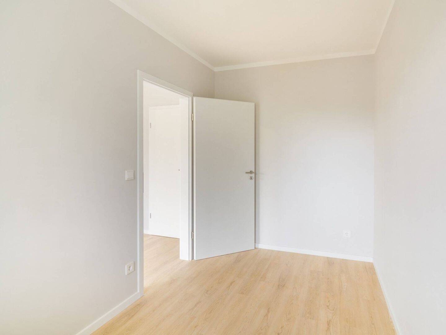 Modernisierte 2-Zimmer-Wohnung mit BALKON und EBK in Berlin-Lichterfelde – Berlin – Vorschaubild 8