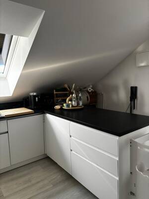 Exklusive 3-Zimmer-Dachgeschosswohnung (96 m²) im Dreifamilienhaus mit Loggia & Einbauküche – 74081 Heilbronn – Vorschaubild 6