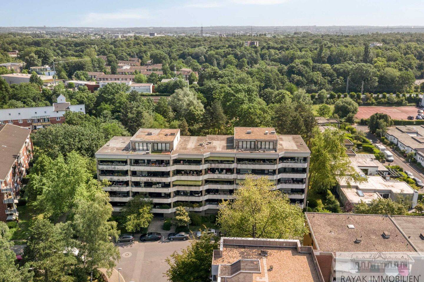 Moderne 3,5 Zimmer Wohnung mit zwei Balkonen und Wellnessbereich – Düsseldorf – Vorschaubild 2