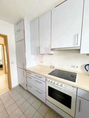 IMMOBILIEN SCHNEIDER - schöne 3 Zimmer-Wohnung in begehrter Lage mit Einbauküche und Wintergarten – 81827 München – Vorschaubild 8