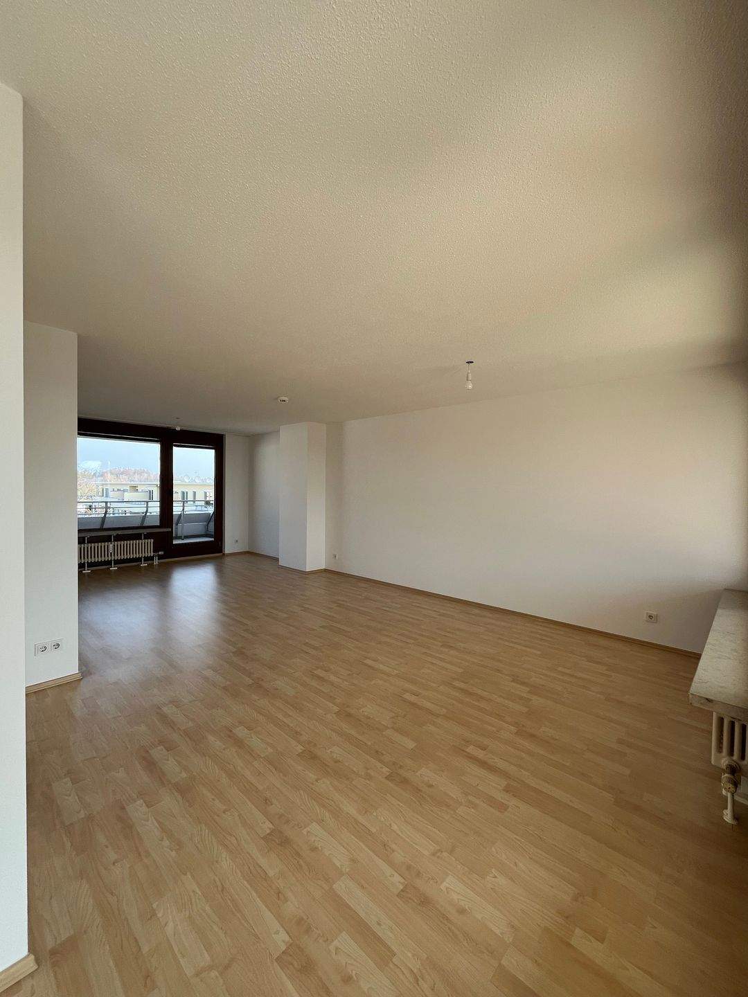 3,5-Zimmer-Penthousewohnung mit zwei Bädern in begehrter Lage von Nürnberg – Nürnberg – Vorschaubild 3