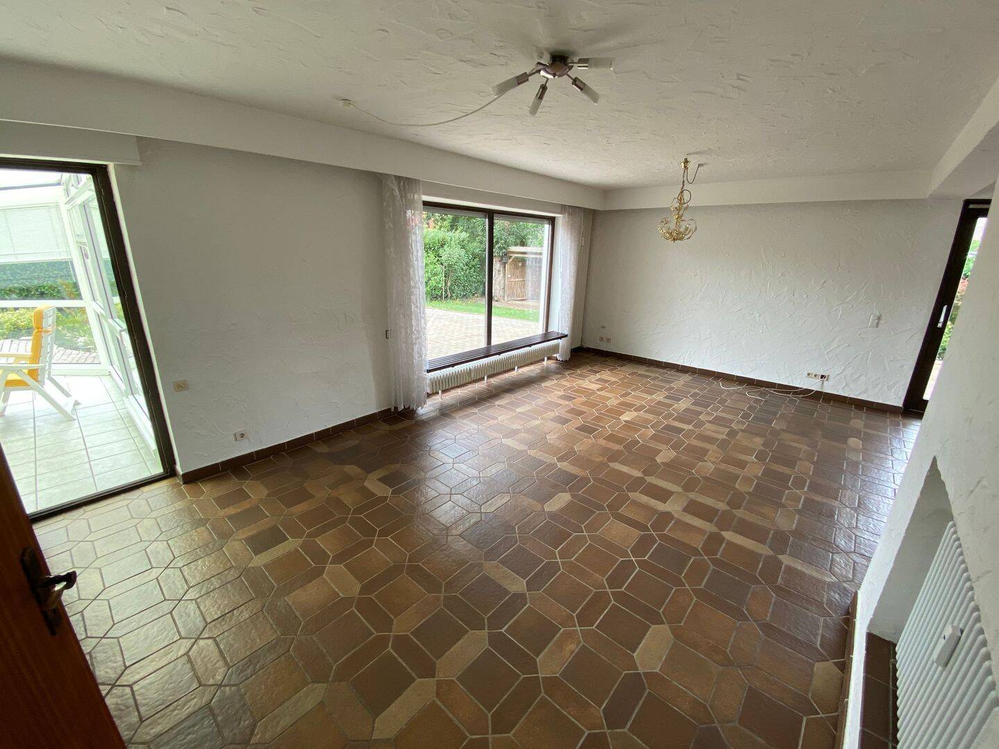 !OHNE Käuferprovision! Einfamilienhaus mit großem Grundstück und großzügiger Einliegerwohnung in Waldmohr – Waldmohr – Vorschaubild 4