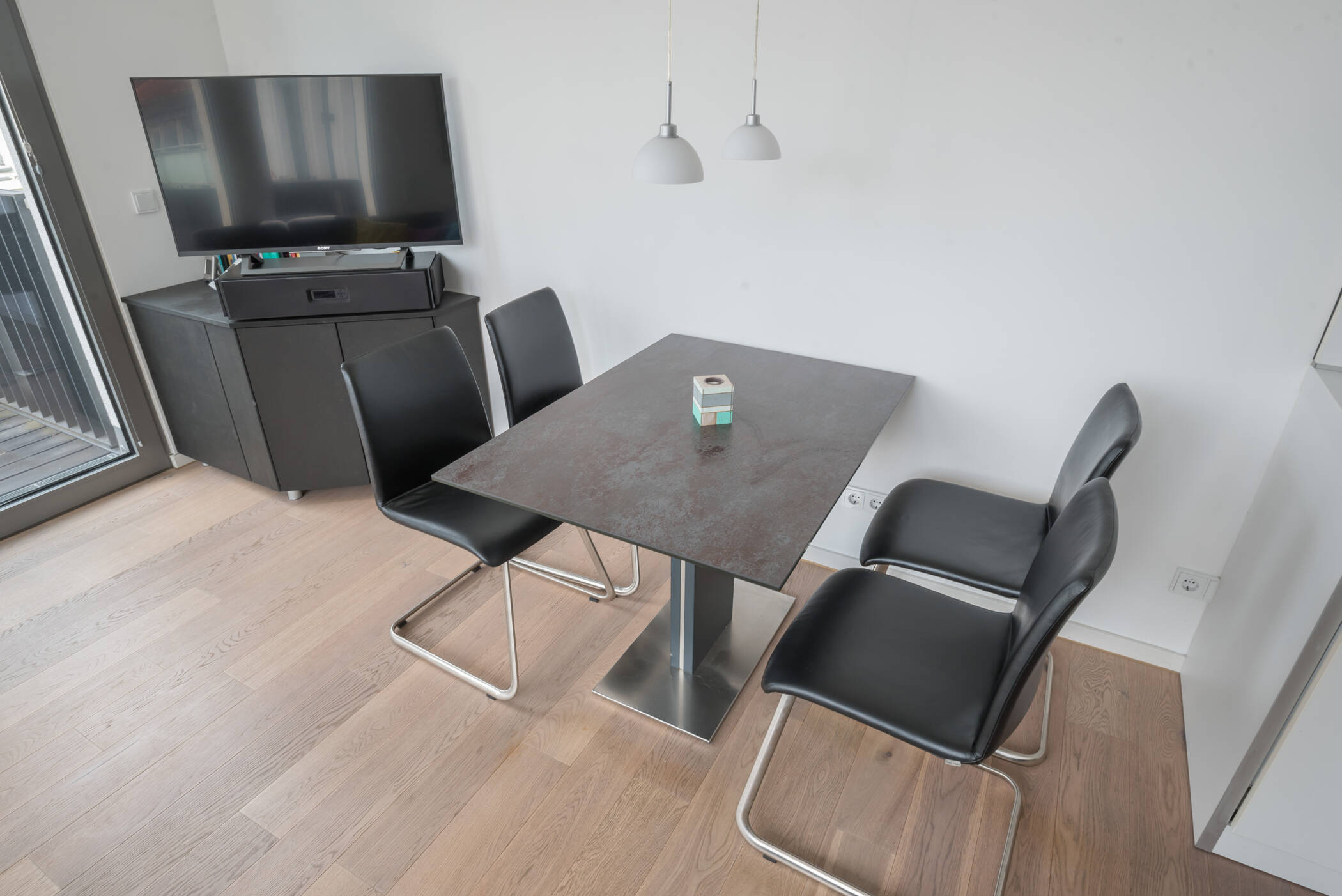 Möbliertes, extrem helles Apartment in zentraler Lage – München – Vorschaubild 6