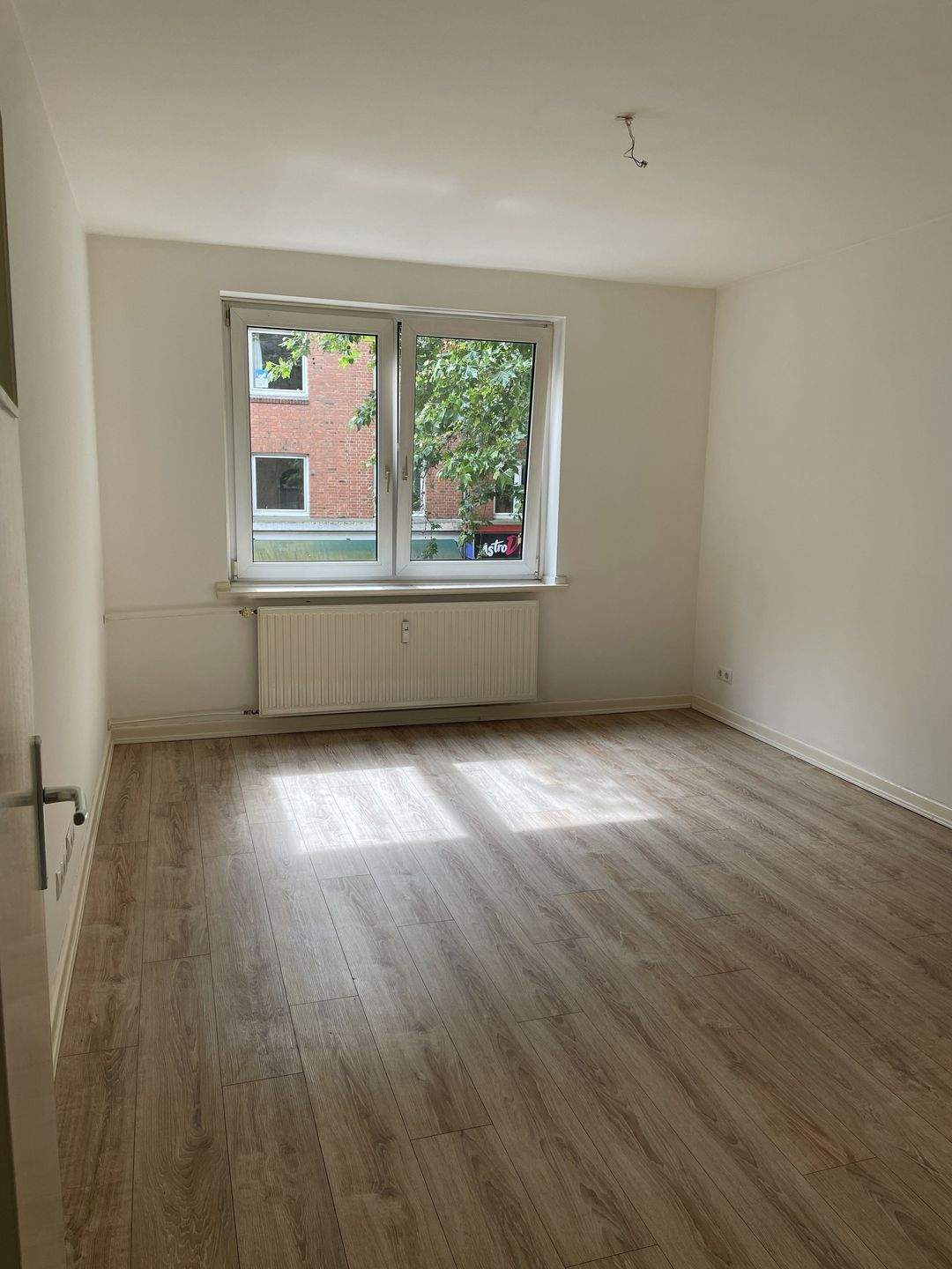 Schön 3-Zimmer-Wohnung mit Balkon mitten in der Schanze – Hamburg – Vorschaubild 3