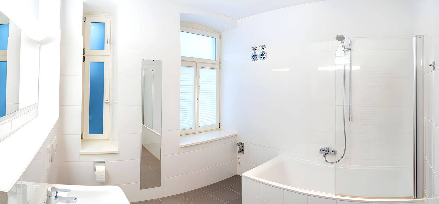 Attraktive 2-Zimmer-Wohnung mit Balkon im generalsanierten denkmalgeschützten Altbau – München – Vorschaubild 5