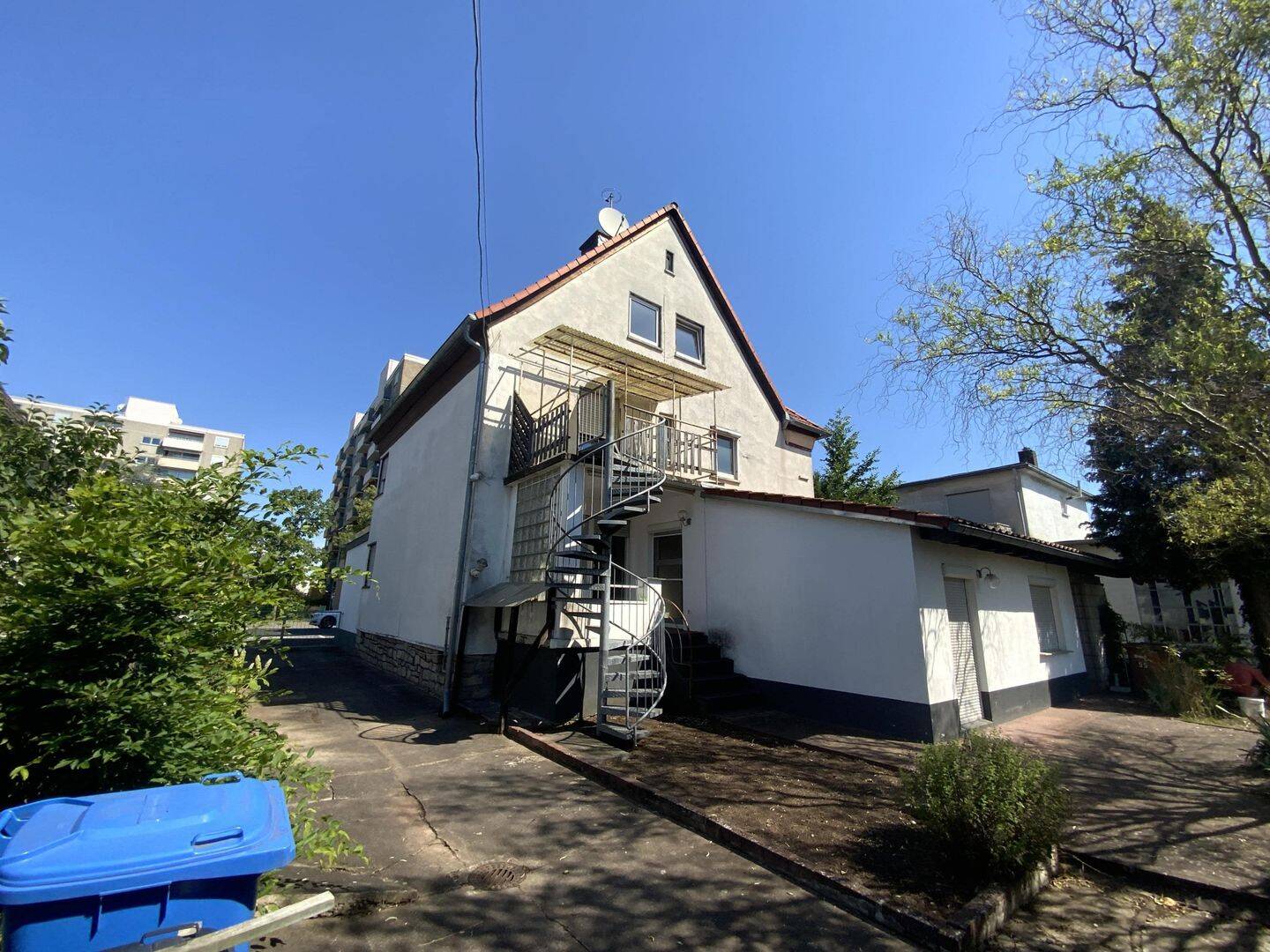 1- 2 Familienhaus mit Gewerbe und Halle - Teilweise sanierungsbedürftig – Rodenbach – Vorschaubild 2