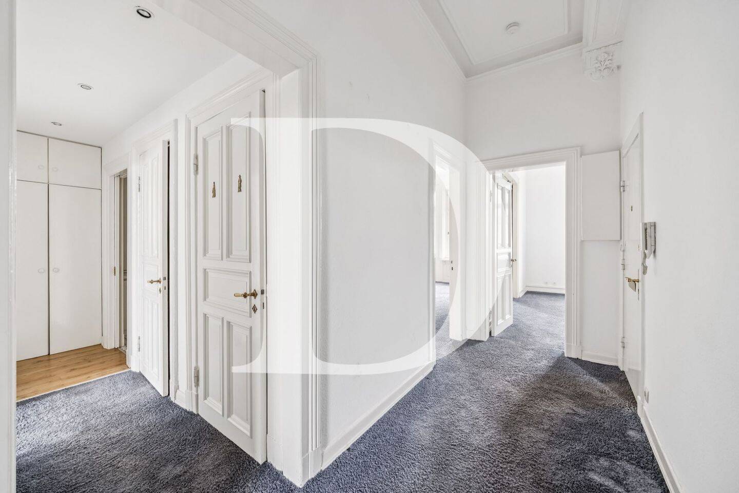 Eigentumswohnung in historischem Stadthaus – Altbaucharme mit Entwicklungspotenzial – Hamburg – Vorschaubild 2