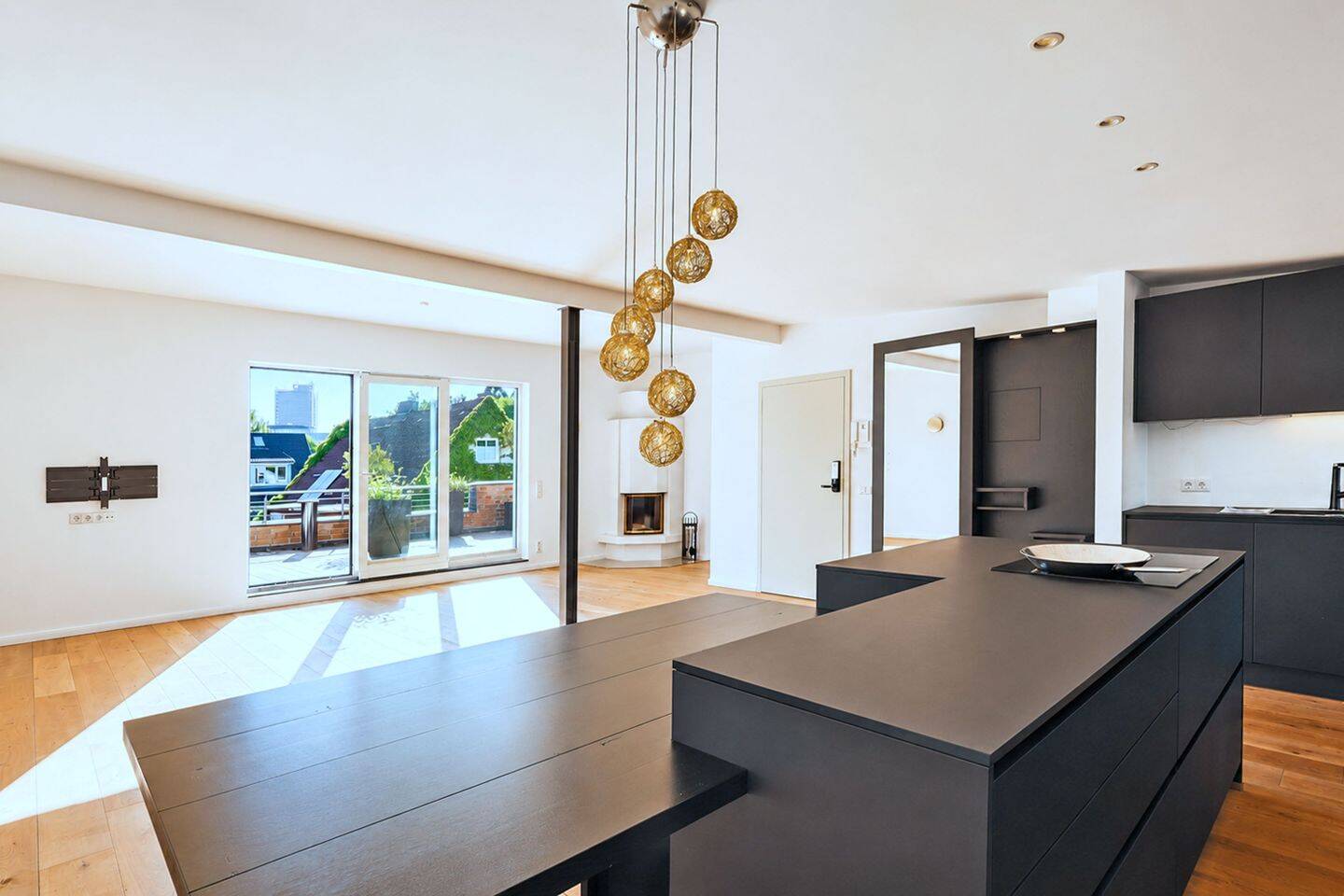 Design- Penthouse mit spektakulärer Dachterrasse – Hamburg – Vorschaubild 3