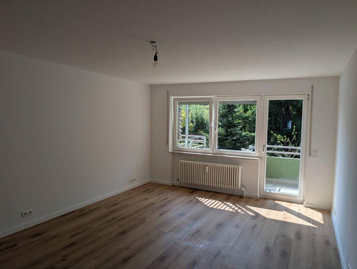 Hochwertig kernsanierte 3-Zimmer-Wohnung mit Balkon & Garage – 76532 Baden-Baden – Bild 1 von 9