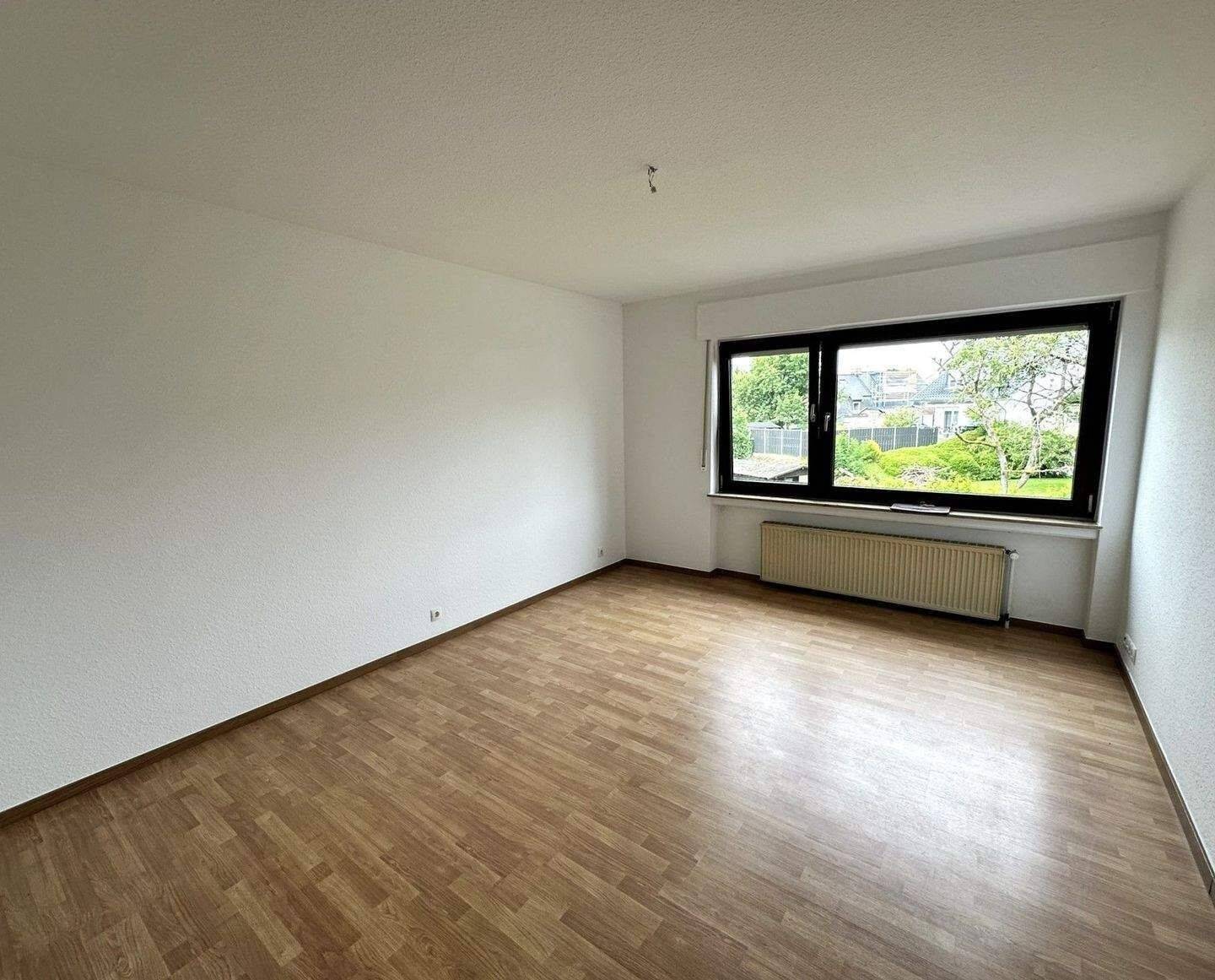 Renovierte 2-Zimmerwohnung mit TG-Stellplatz in Neuwied-Heimbach