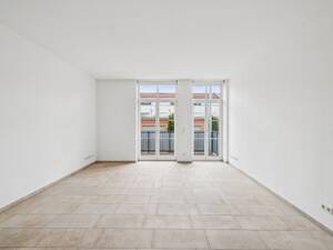 Neuwertige 1,5-Zimmer-Eigentumswohnung mit Balkon im Hochparterre in zentraler Lage Ingolstadts – 85049 Ingolstadt – Vorschaubild 2