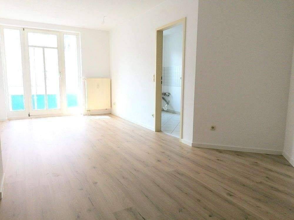 !! 2-Zimmer-Wohnung mit Balkon und neuem Laminat im Stadtteil Gablenz !!
