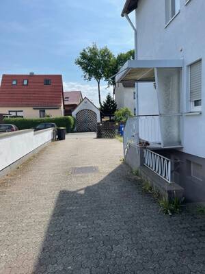Sehr schöne 3 Zimmer Whg., mit großer Terrasse und Gartenbenutzung. – 91058 Erlangen – Vorschaubild 2