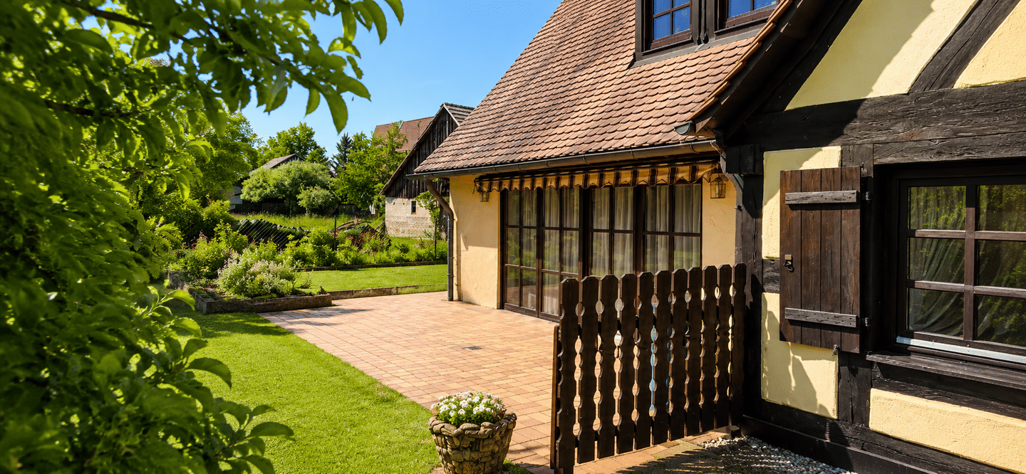 Ein- bis Zweifamilienhaus mit großem Garten & Doppelgarage in Nürnberg-Kornburg – Nürnberg – Vorschaubild 3