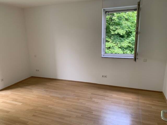 Gepflegte 2-Z.-Komfortwhg. mit Balkon & TG-Stellplatz in Lörick! – Düsseldorf – Vorschaubild 5