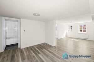 Erste Termine ab 26.7.! In der Altstadt & leerstehend! Renovierte 2 Zimmer-Whg. in kernsaniertem Haus