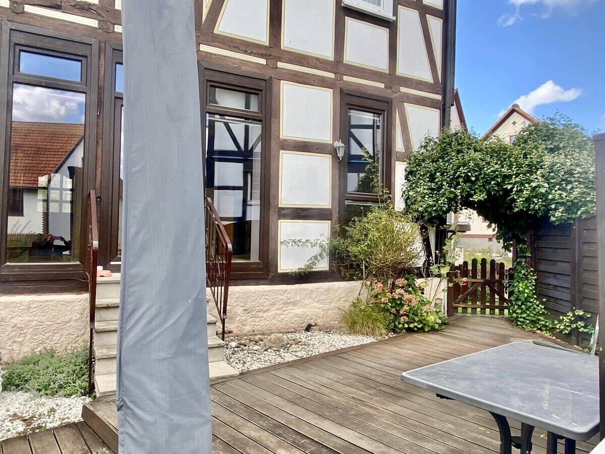 DAS Haus für die junge Familie - 8 Zimmer - 2 Bäder - kleiner Garten – Staufenberg – Bild 1 von 9