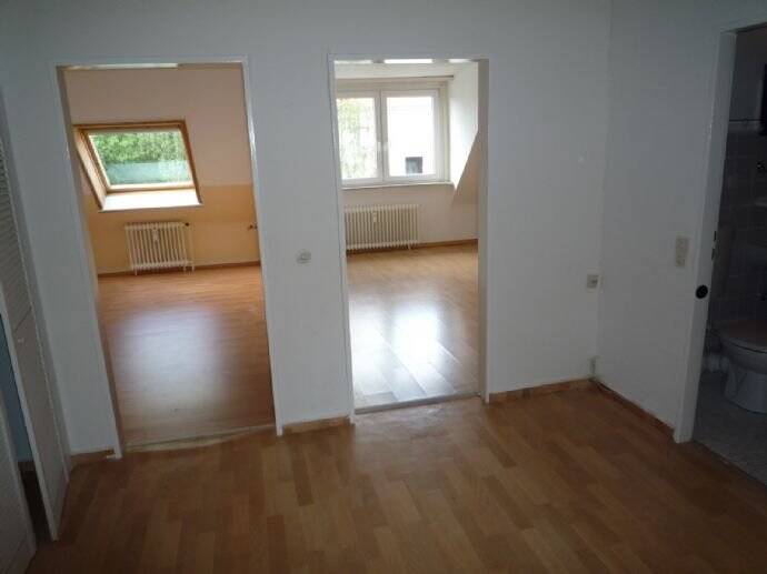 HH-BILLSTEDT/Oberschleems/ helle 2,5 Zi.-DG.-Whg. (2.OG) / 60m², Laminat, Vollbad, 910,- inkl. – Hamburg – Vorschaubild 3