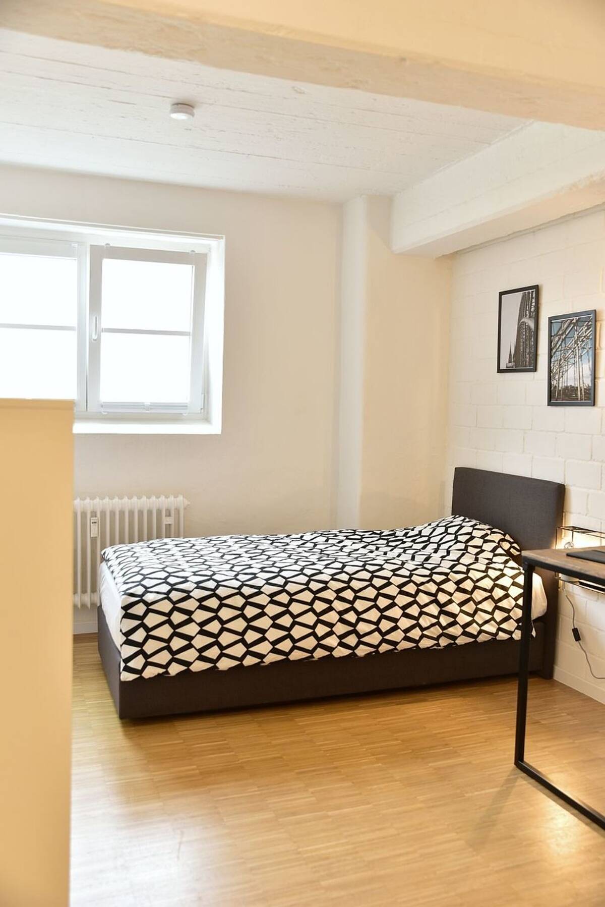 Mit Weitblick zum Kölner Dom - Apartment im Stadtteil Neuehrenfeld - Video online – 50823 Köln – Bild 1 von 9