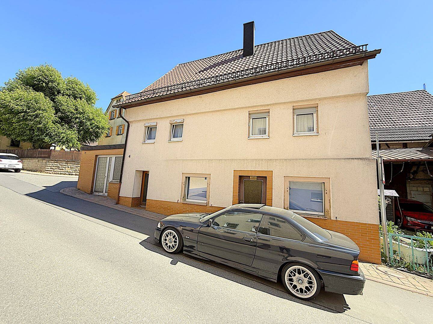 Ein-/Zweifamilienhaus mit qualitativer Halle / Werkstatt als Gewerbemöglichkeit in Hüffenhardt – Hüffenhardt – Vorschaubild 3