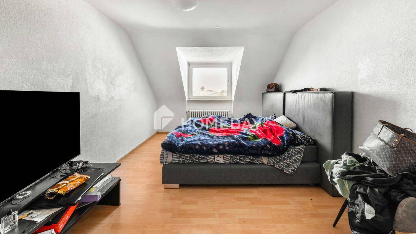 Zentralgelegene Dachgeschosswohnung mit 2 Zimmern und Wannenbad – Essen – Vorschaubild 8