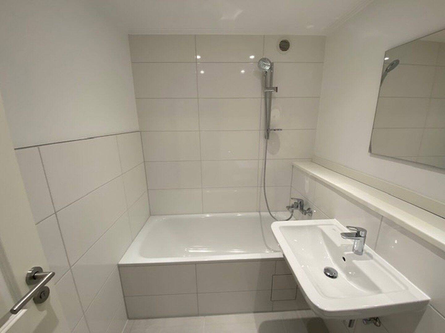 Helles,, lichtdurchflutetes Appartment am Nymphenburger Kanal – München – Vorschaubild 7