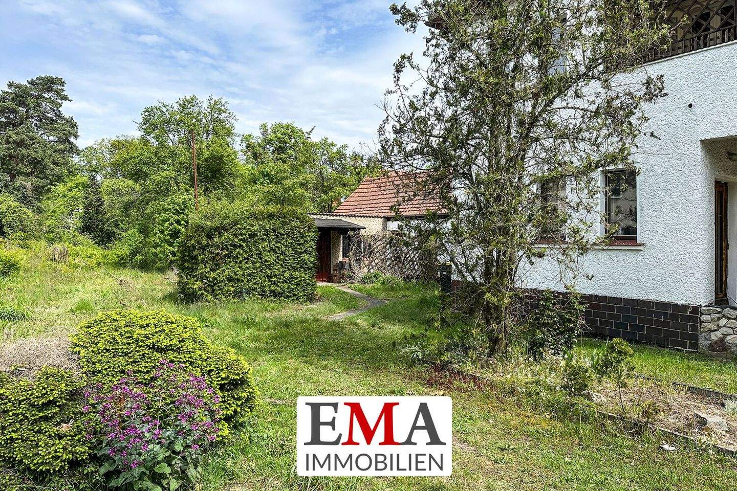 Schönes Baugrundstück in zweiter Reihe