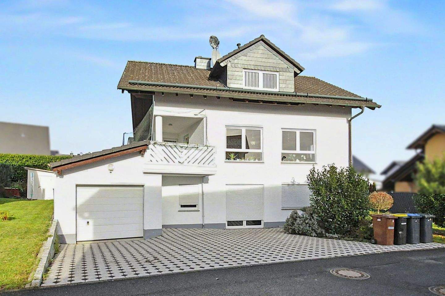 Ein Zuhause mit Herz & Möglichkeiten - Charmantes Einfamilienhaus mit Einliegerwohnung in Sinn – Sinn – Vorschaubild 2