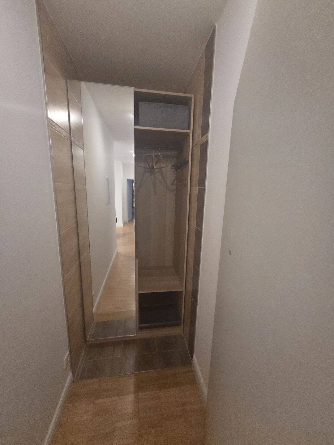 Modern | Möbliert | Rundum sorgenfrei | City-Lage | Stellplatz – Erfurt – Vorschaubild 5