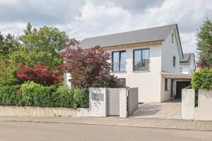 Eleganz trifft Nachhaltigkeit - Luxuriöses Einfamilienhaus in Ingolstadt-Gerolfing – 85049 Ingolstadt – Vorschaubild 2
