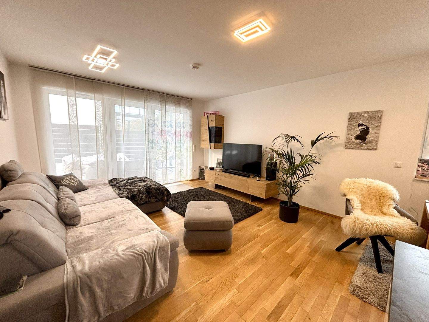 Moderne 2-Zimmer-Neubauwohnung mit Terrasse & großem Garten in Würzburg-Heidingsfeld – Würzburg – Vorschaubild 2