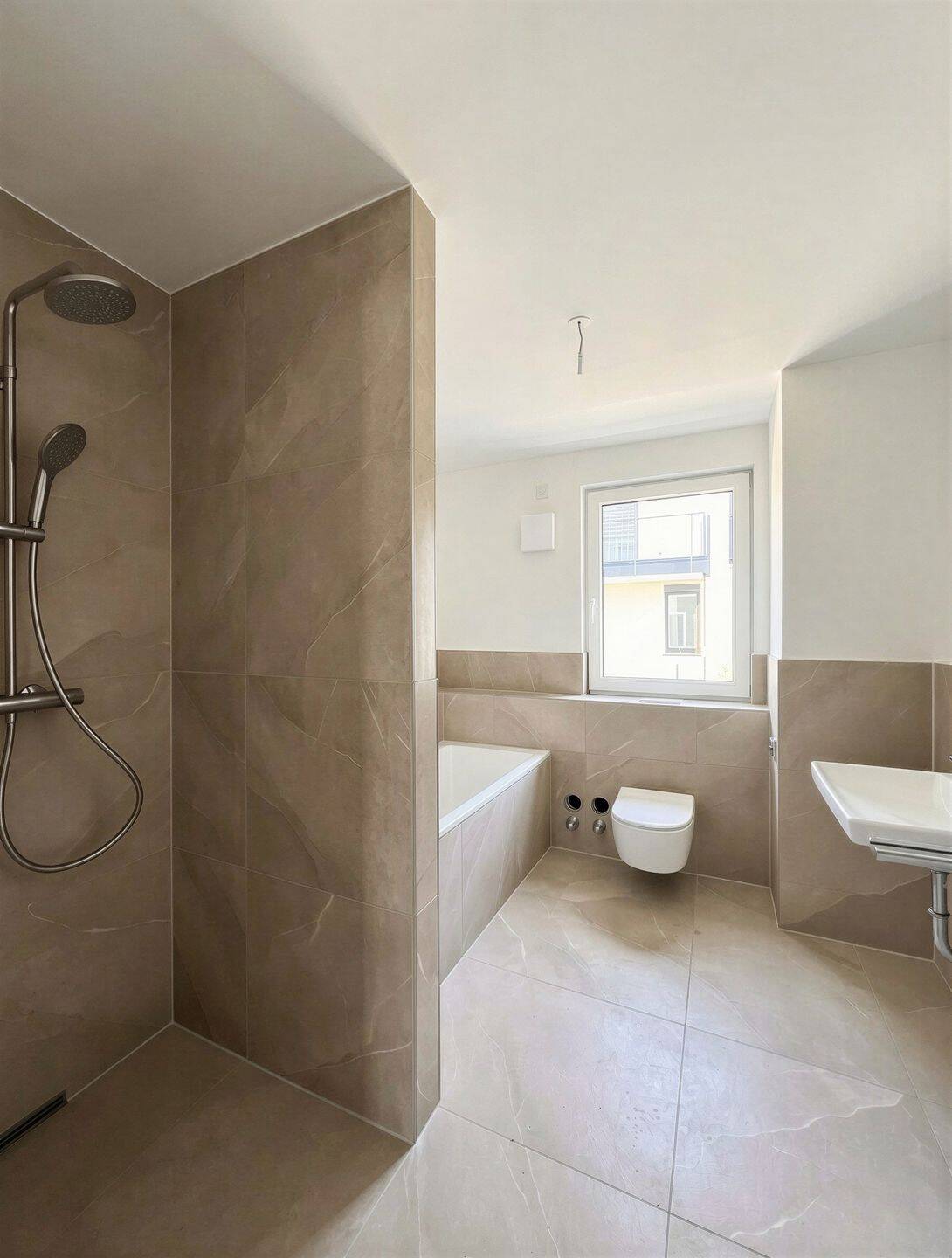 Wohnkomfort + Qualität ! - Hochwertig ausgestattete 3-Zimmer-Erdgeschosswohnung mit sonnigem Garten – München – Vorschaubild 8