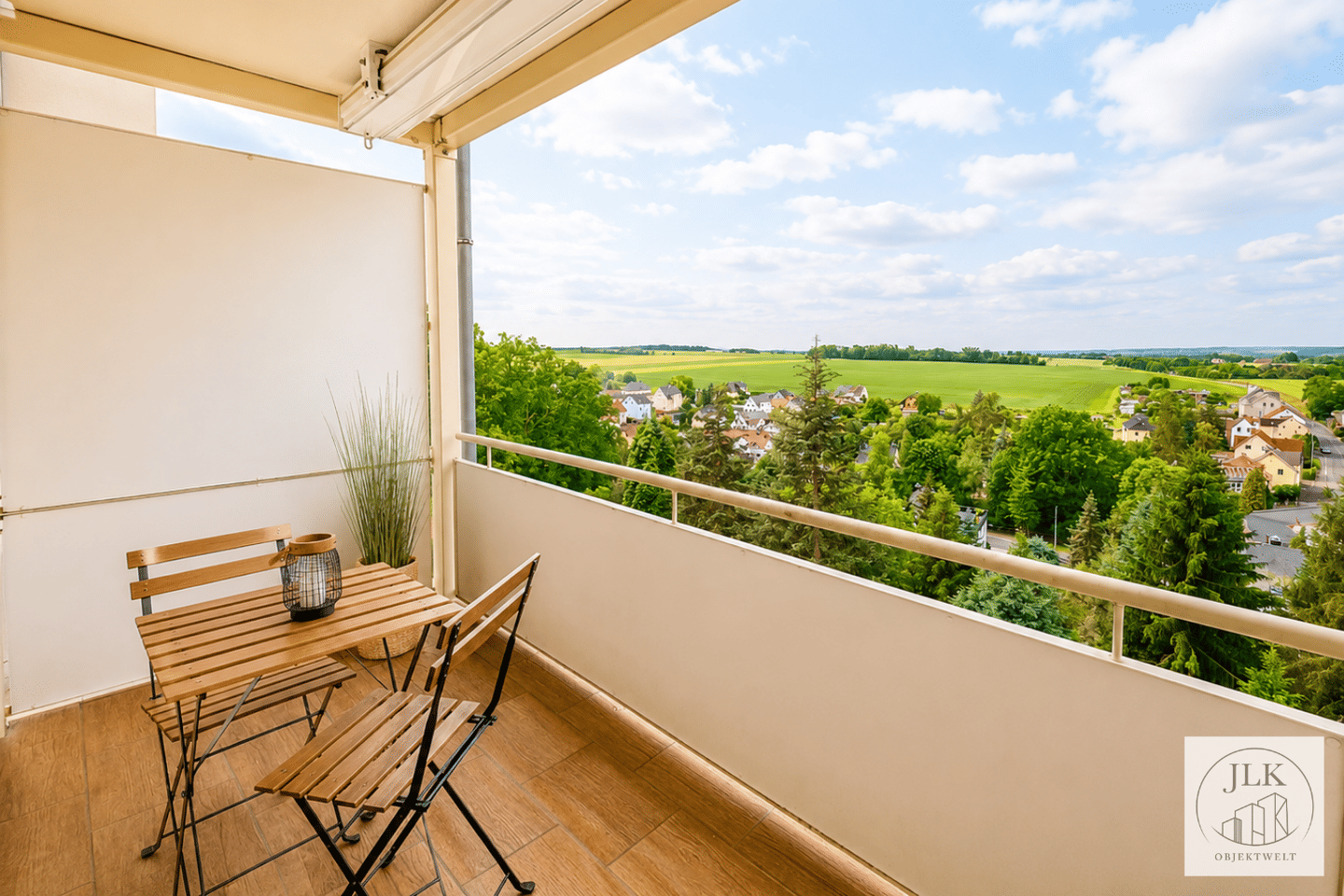 ERSTBEZUG NACH MODERNISIERUNG MIT NEUER EBK & PANORAMABLICK – Glauchau – Vorschaubild 3