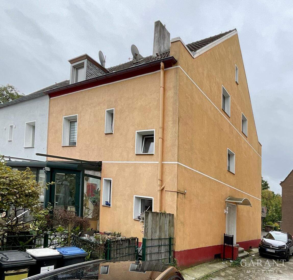 Doppelhaushälfte mit drei Wohneinheiten und Garten in Duisburg – Duisburg – Vorschaubild 2
