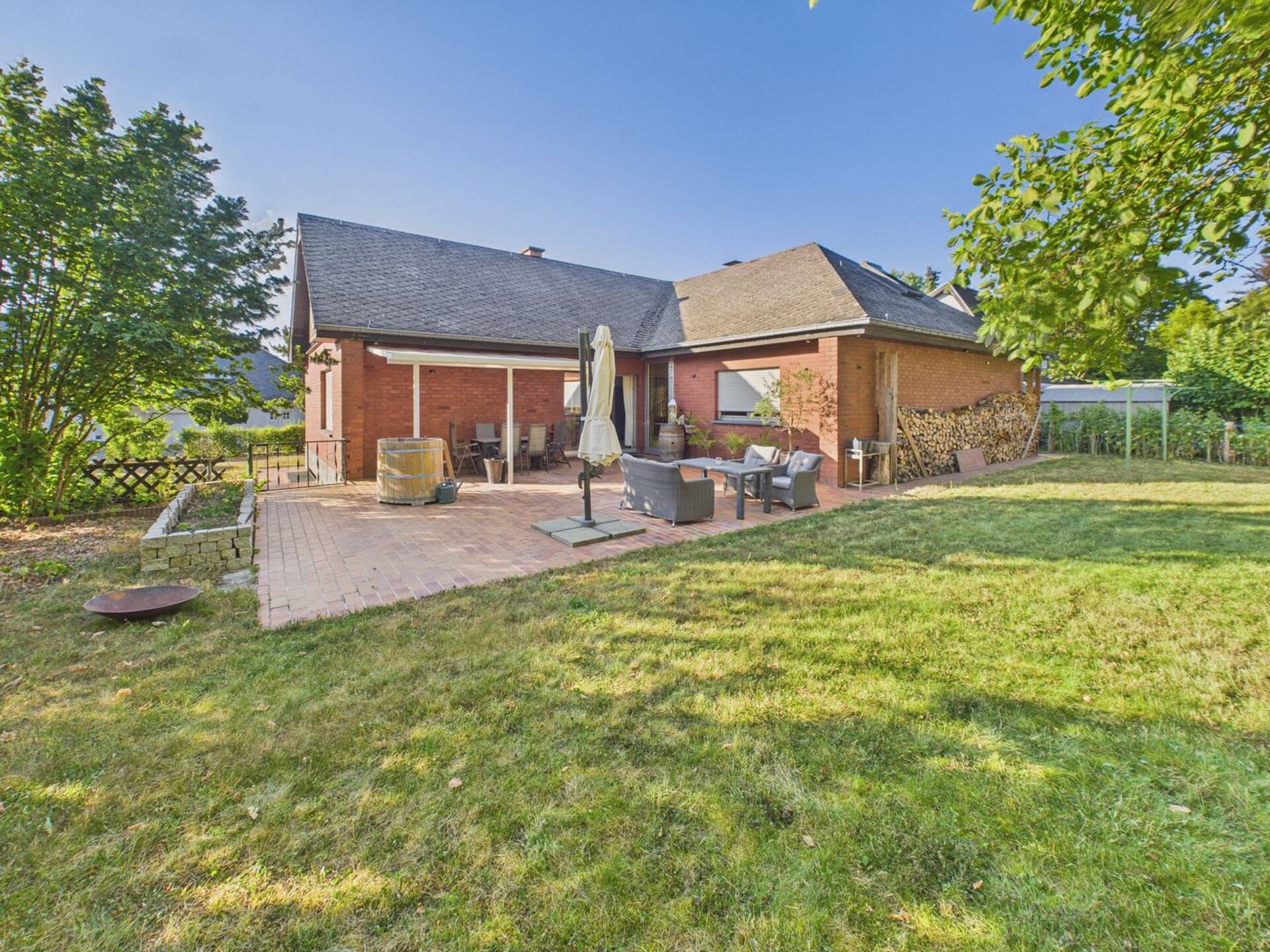 Haus in 54634 Bitburg mit 260 m² kaufen