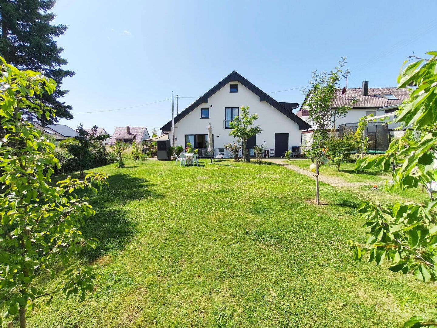 5-Parteien Mehrfamilienhaus in bevorzugter Lage von Böblingen-Dagersheim – Böblingen – Bild 1 von 9
