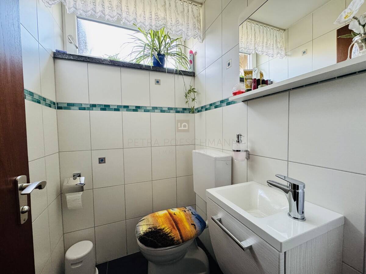 *PROVISIONSFREI* Reihenhaus, IN-Ringsee, 4,5 ZKB, ca. 110 qm Wfl, Bj. 66, 250 qm Grund, Einzelgarage – Ingolstadt – Vorschaubild 7