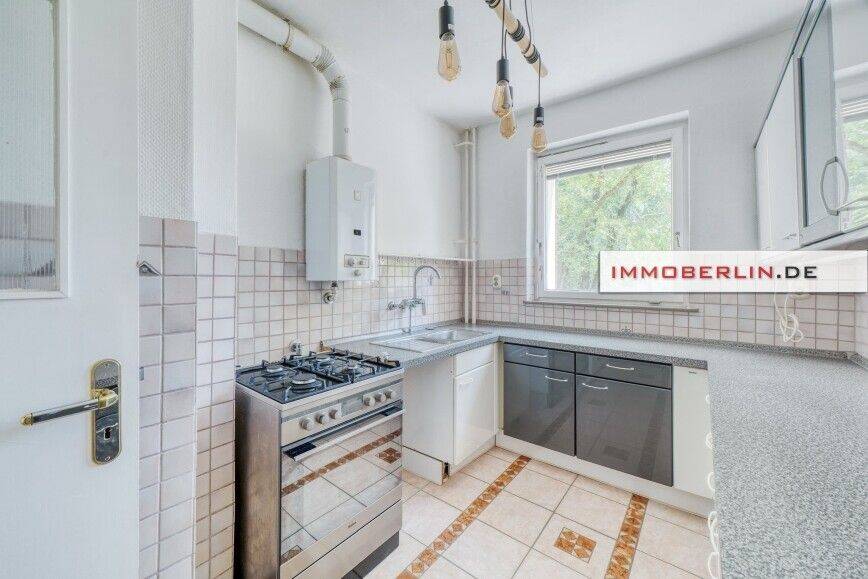 IMMOBERLIN.DE - Lichtdurchflutete Wohnung mit Südwestbalkon & Pkw-Stellplatz – Berlin – Vorschaubild 4