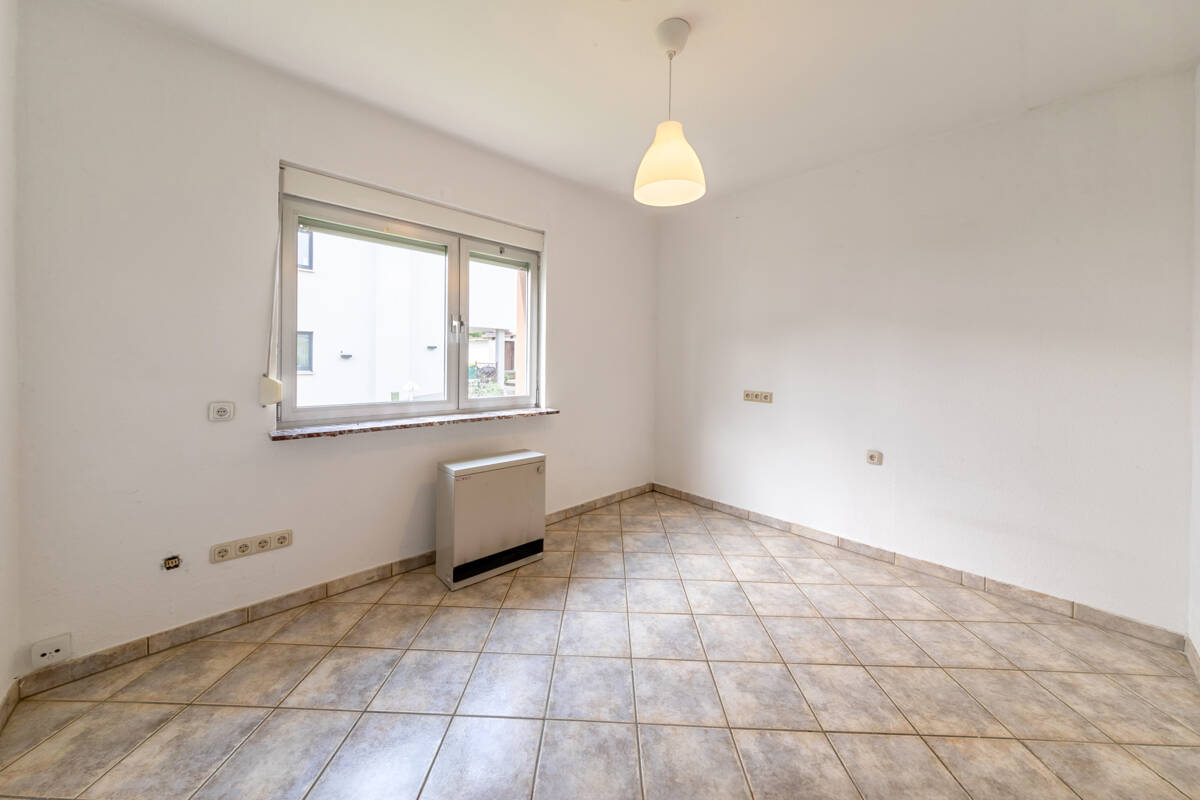 EIN- ODER ZWEIFAMILIENHAUS! mit ca. 151 m² Wohnfläche, 590 m² Grundstück, und eine XL-Doppelgarage – Aarbergen – Vorschaubild 5