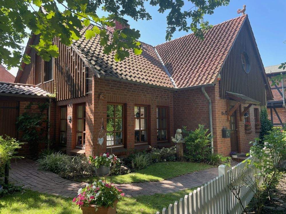 *** NEU : Stadt, Land, Fluss - idyllisch gelegenes Einfamilienhaus (4 Zimmer mgl.) an der Trave *** – Bad Oldesloe – Bild 1 von 9