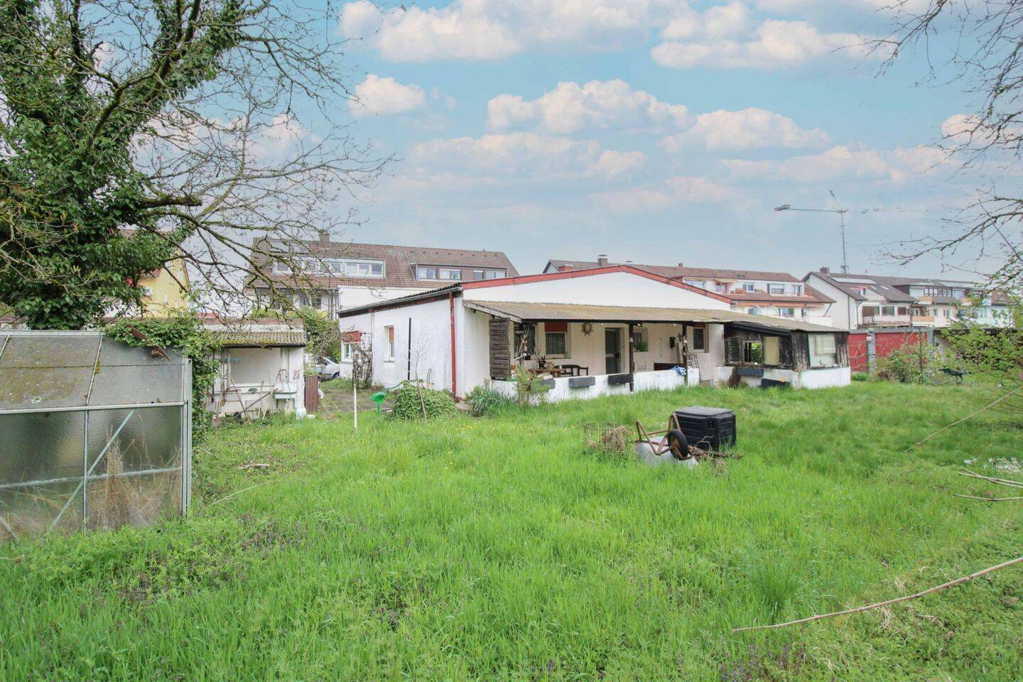 Freistehendes Einfamilienhaus mit Doppelgarage – Karlsruhe – Vorschaubild 3