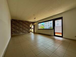 Attraktive 4-Zimmer-Erdgeschosswohnung in Riegel am Kaiserstuhl - Ruhig wohnen, Freiburg schnell erreichen – 79359 Riegel – Vorschaubild 2